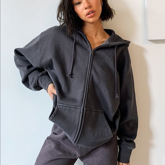 Aritzia Tops - TNA COZY FLEECE BOYFRIEND ZIP UP HOODIE SIZE 1